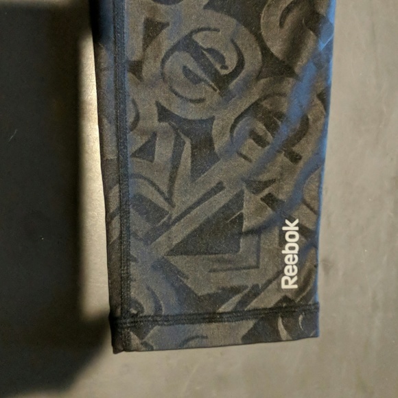 Black reebok capri - Picture 2 of 3